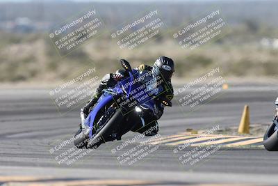 media/Jan-15-2026-Racers Edge (Thu) [[dfebeb70ab]]/3-B Group/Session 2 (Turn 11)/